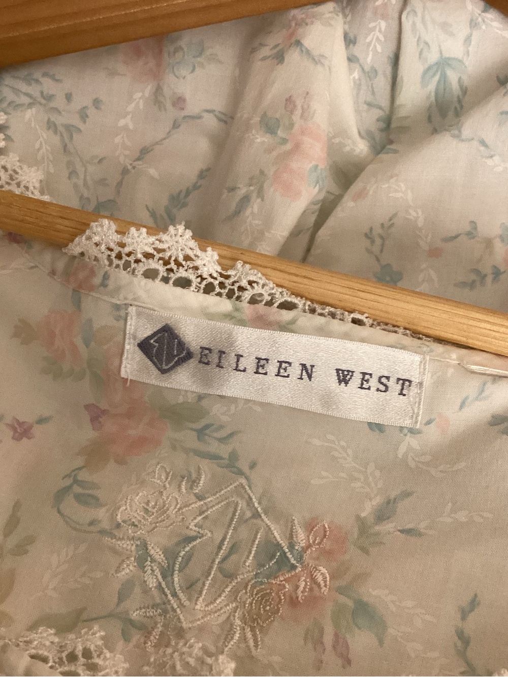 Vintage 2002 Eileen West Floral Lace Pearl Button Cotton Nightgown Large - Picture 4 of 16